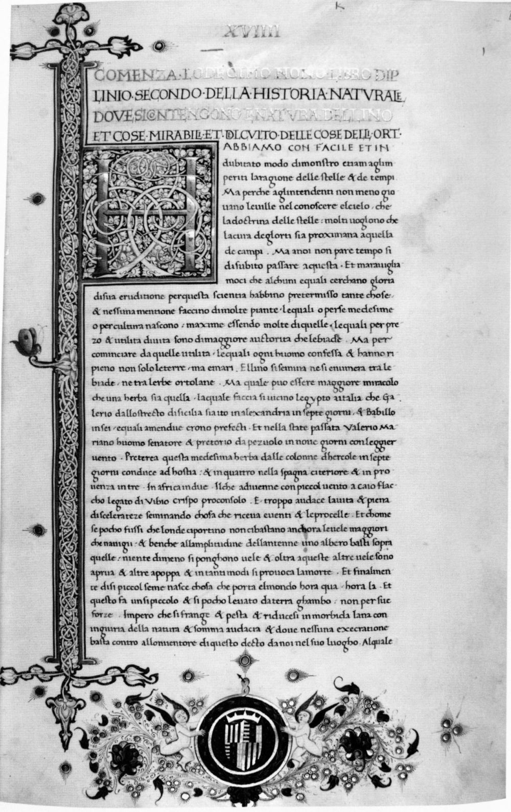 Page manuscrite enluminée avec grande initiale ornée et titre en capitales